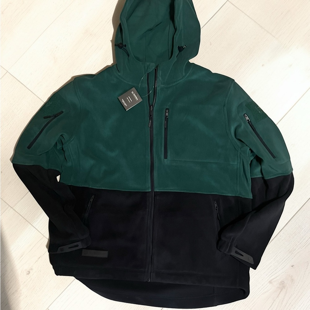 NWT- Bearskin Men's Two-Tone tactical Hooded Fleece Jacket